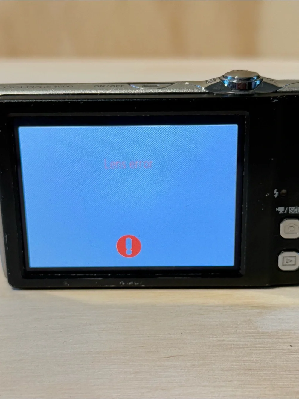 Nikon Coolpix S4000 Silver 12.0MP Digital Camera BROKEN LENS ERROR Read Info Blw